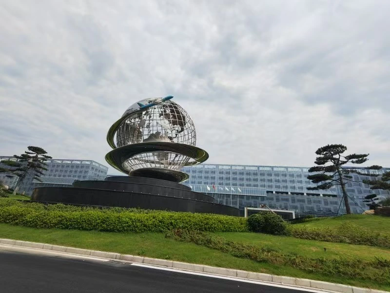 Loong Air Globe Sculpture — project photograph